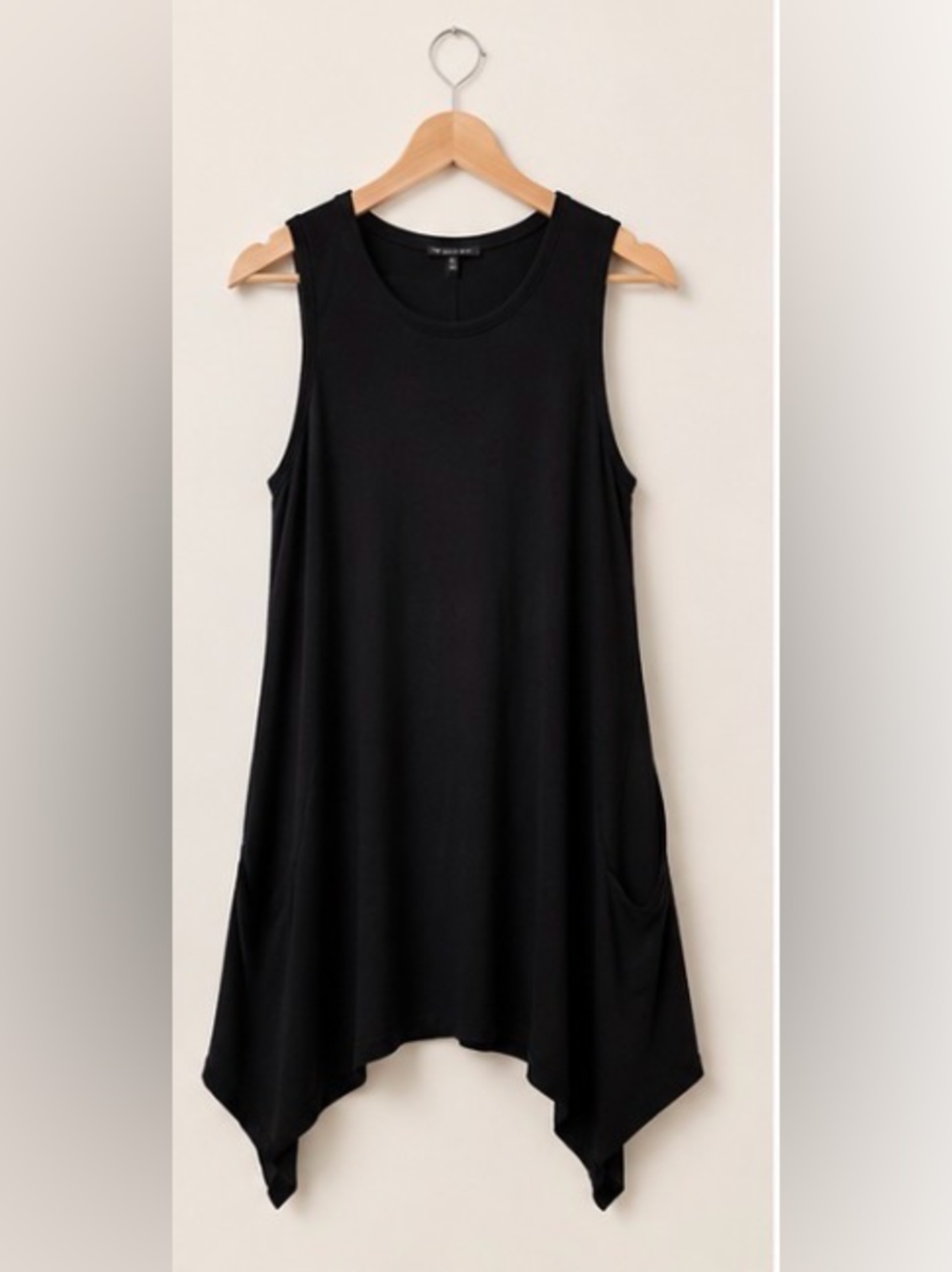 Title:
Cubit Black Sleeveless Asymmetrical Tunic Top XL